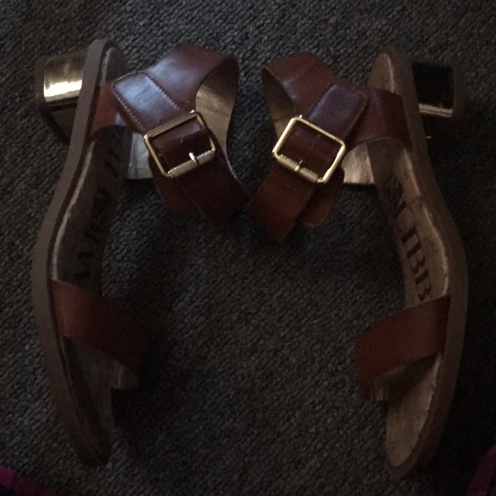 Cute sandals!👡 - Picture 3 of 5